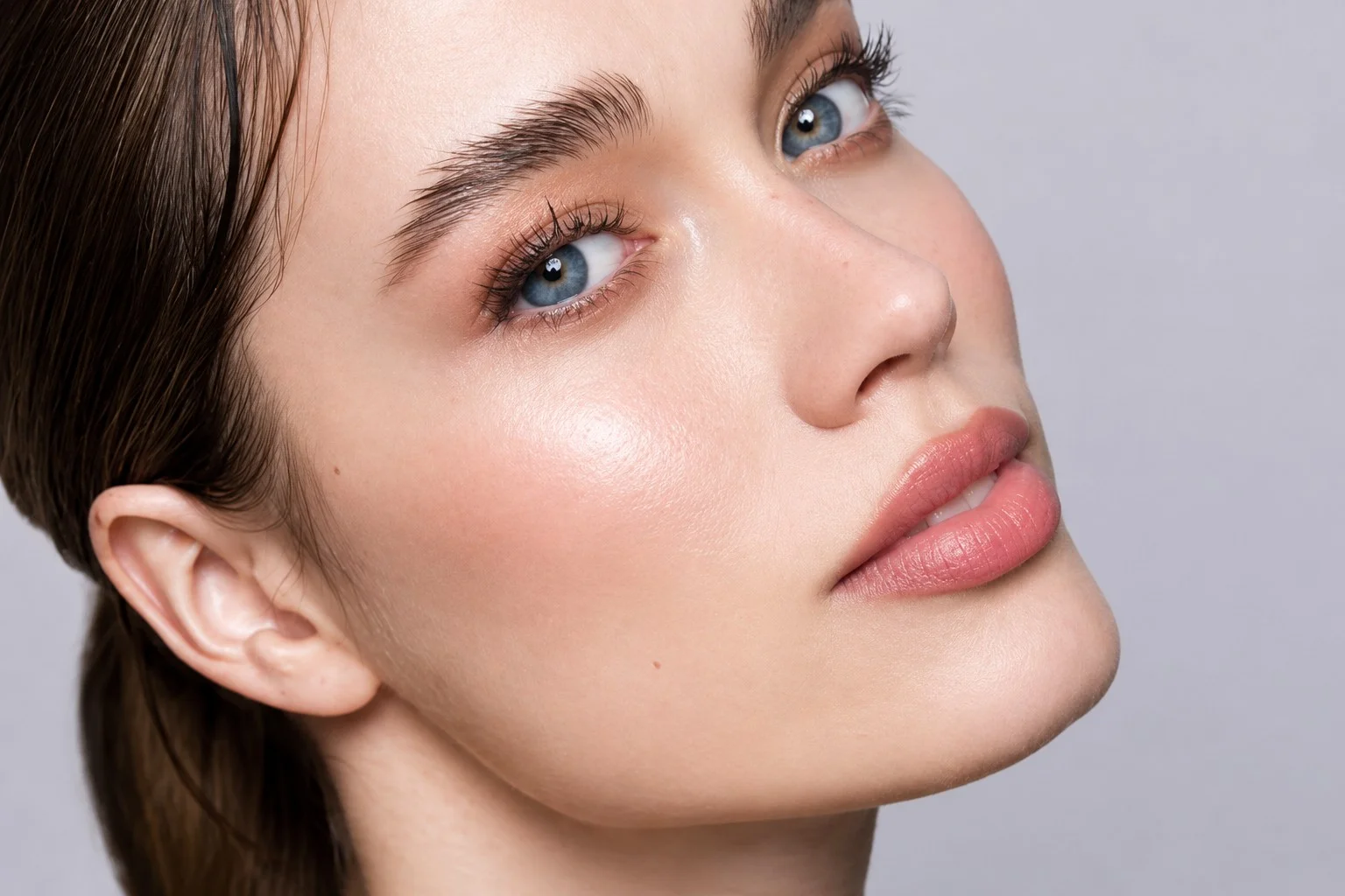 Preenchimento labial: lábios naturais sem exagero